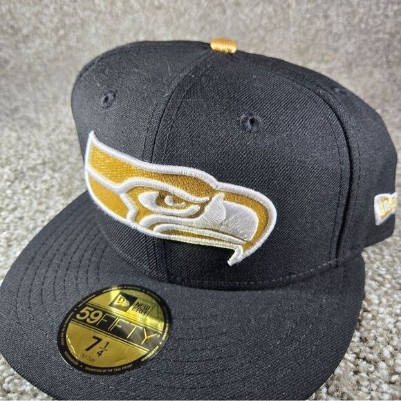 NEW ERA Seattle Seahawks Reflective Metallic Gold Fitted Cap  Size71/4 - Picture 11 of 12